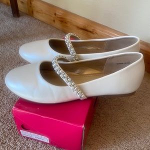 Girls Ivory Dress Shoes with Pearl/Stone Strap